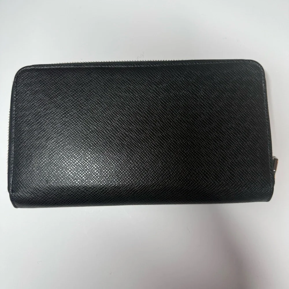 Louis Vuitton Taiga Leather Zippy Organizer